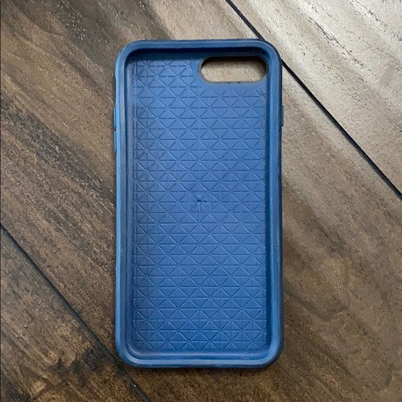 iPhone 7plus/8plus Otterbox case - Picture 2 of 3